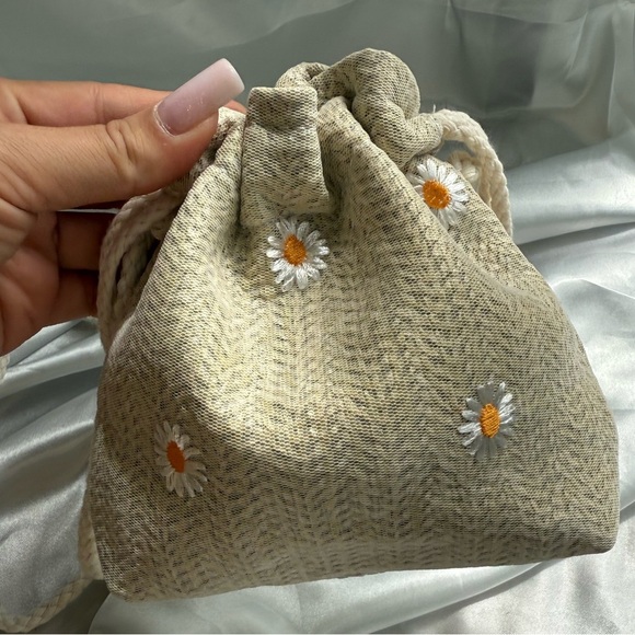 Unique Cream Drawstring Women mini  Bag - Picture 10 of 16